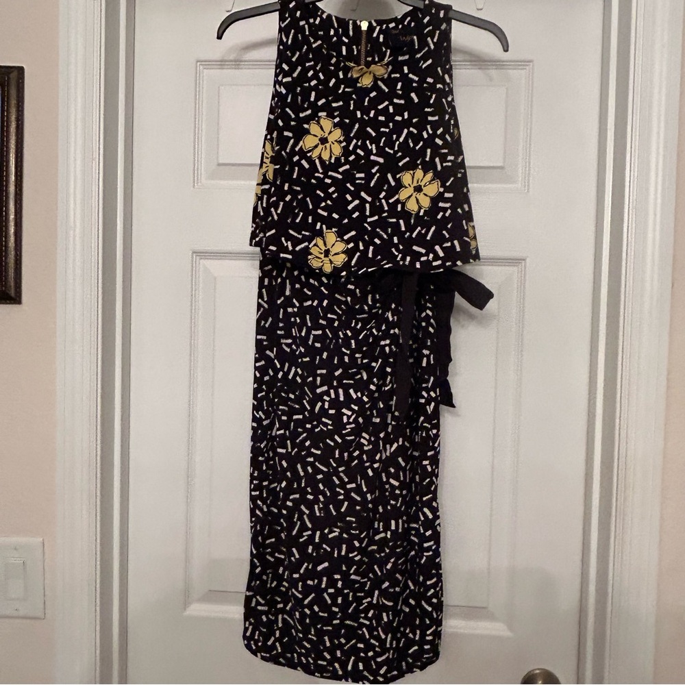 Just Taylor Dress Black With White and Yellow Flowers Size 4